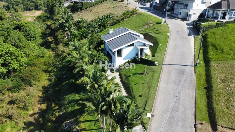 Linda Casa com 4 quartos em Guabiruba!: 1ª foto da galeria de imagens do imóvel