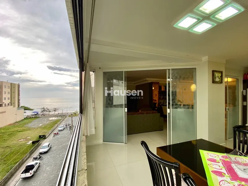 Apartamento em Itapema com Piscina Privativa: 1ª foto da galeria de imagens do imóvel