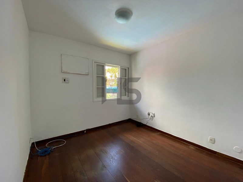 Casa com 4 Quartos à venda: 9ª foto da galeria de imagens do imóvel