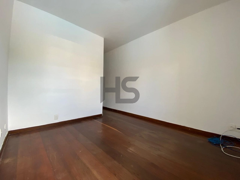 Casa com 4 Quartos à venda: 10ª foto da galeria de imagens do imóvel