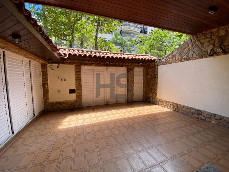 Casa com 4 Quartos à venda: 2ª foto da galeria de imagens do imóvel