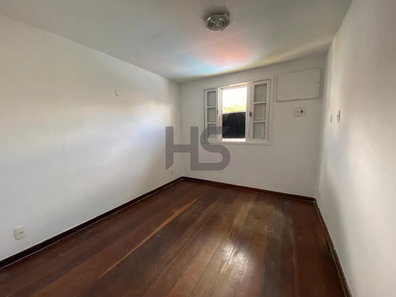 Casa com 4 Quartos à venda: 11ª foto da galeria de imagens do imóvel