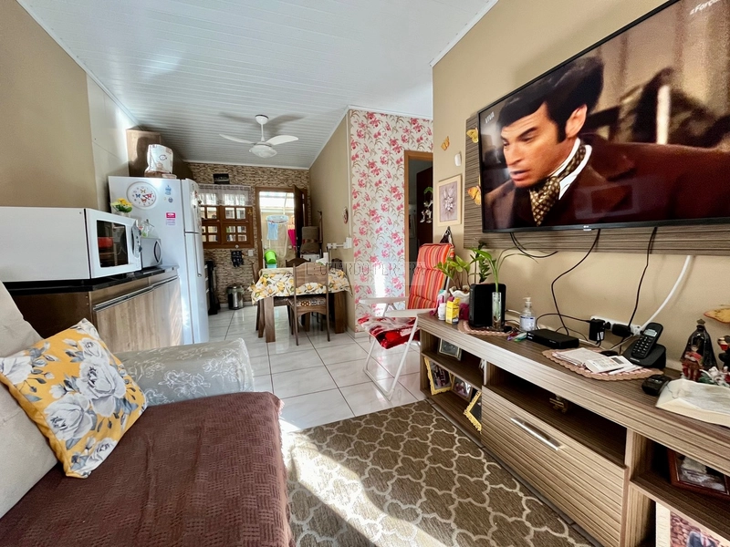 Casa 2 Dormitórios em Esteio. São José: 2ª foto da galeria de imagens do imóvel