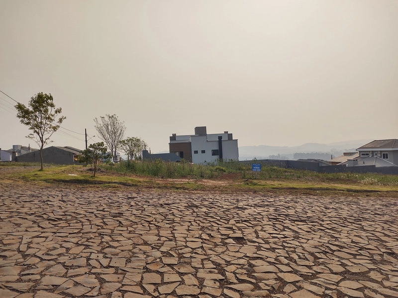 Terreno de esquina no lotemento Colina Verde: 2ª foto da galeria de imagens do imóvel