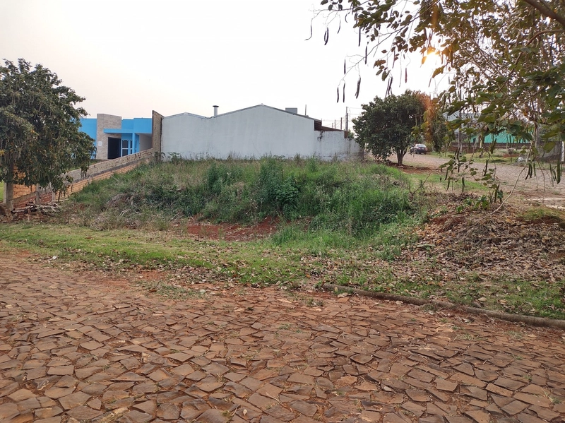 Terreno de esquina no loteamento Colina Verde: 1ª foto da galeria de imagens do imóvel