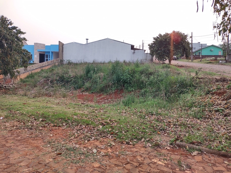 Terreno de esquina no loteamento Colina Verde: 2ª foto da galeria de imagens do imóvel
