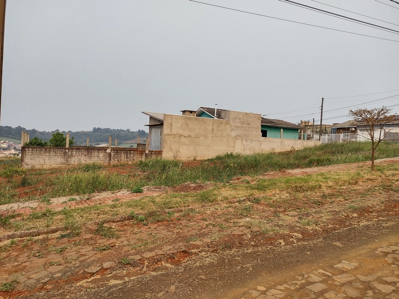 Terreno de esquina no alto do loteamento Colina Verde: 3ª foto da galeria de imagens do imóvel