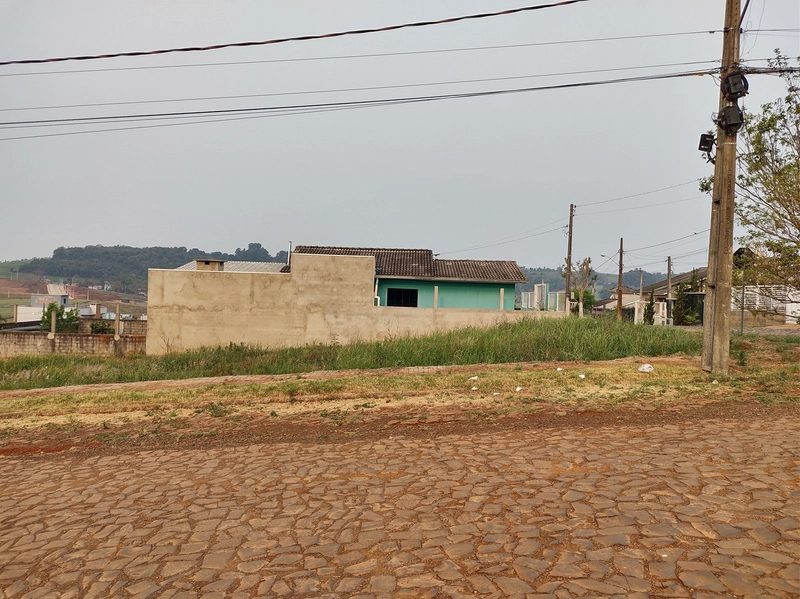 Terreno de esquina no alto do loteamento Colina Verde: 2ª foto da galeria de imagens do imóvel