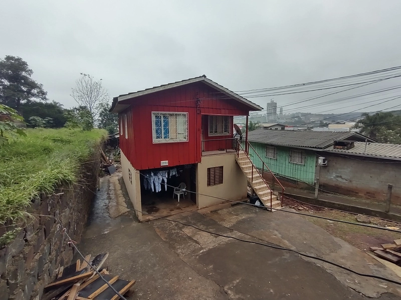 Terreno com 2 casas à venda no Líder em Chapecó: 1ª foto da galeria de imagens do imóvel