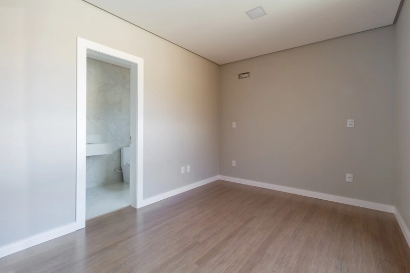 Casa nova com 3 suítes no bairro Jardim Europa: 9ª foto da galeria de imagens do imóvel
