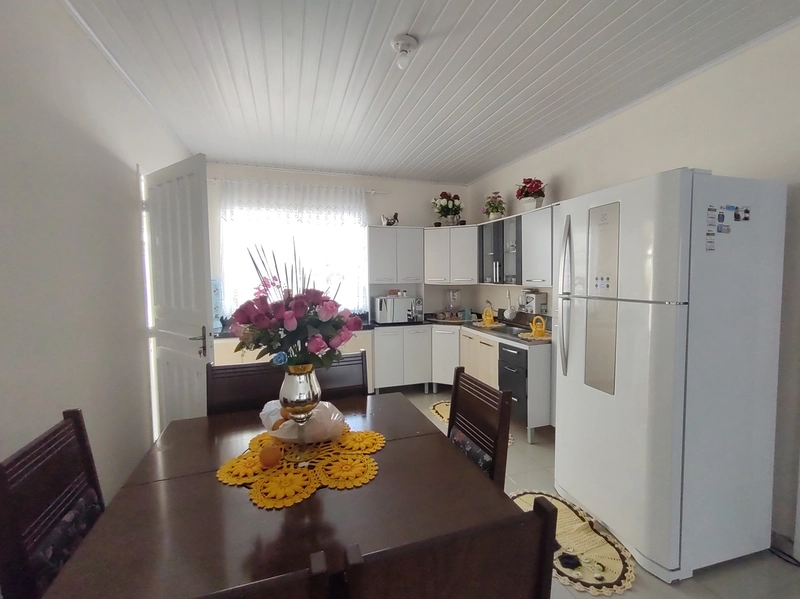 Casa 2 quartos com piscina no São Lucas: 2ª foto da galeria de imagens do imóvel