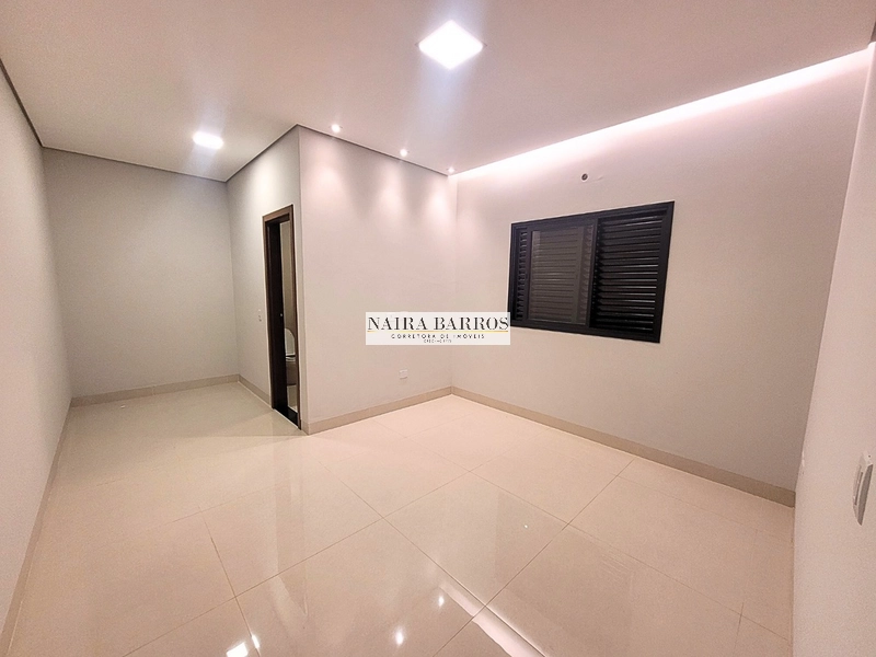 Casa de alto padrão com 3 dormitórios no Rita Vieira: 8ª foto da galeria de imagens do imóvel