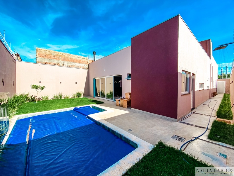 Casa com 3 dormitórios e piscina - Jd Seminário: 1ª foto da galeria de imagens do imóvel