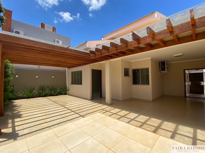 Casa com 4 dormitórios no São Francisco: 3ª foto da galeria de imagens do imóvel