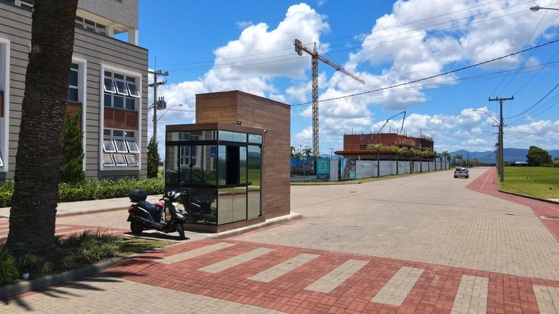 Lote muito bem localizado: 1ª foto da galeria de imagens do imóvel