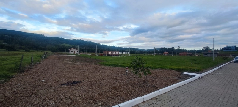 Loteamento Areia- Lote F14 de 300 m²: 3ª foto da galeria de imagens do imóvel