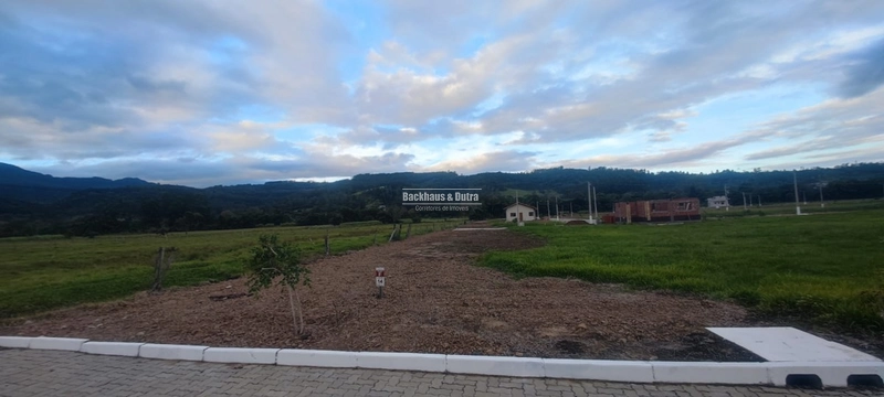 Loteamento Areia- Lote F14 de 300 m²: 4ª foto da galeria de imagens do imóvel