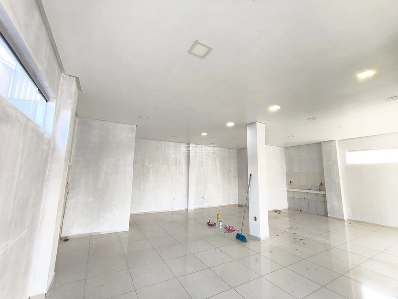 Locação - Sala comercial de 120 m² disponível para locação na Rua Emíl: 2ª foto da galeria de imagens do imóvel