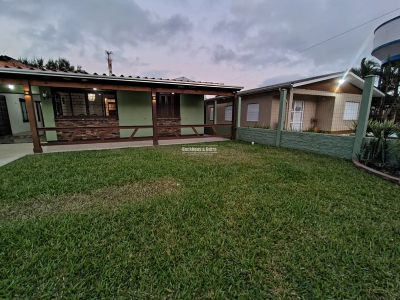 Casa ampla e completa em localização privilegiada na praia de Imbé.: 1ª foto da galeria de imagens do imóvel
