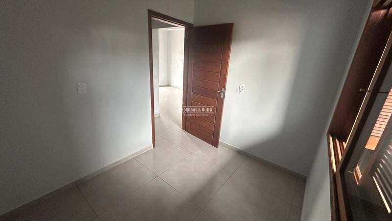ROLANTE- LOCAÇÃO RESIDENCIAL- CASA DE 55M²-CONTESTADO: 6ª foto da galeria de imagens do imóvel