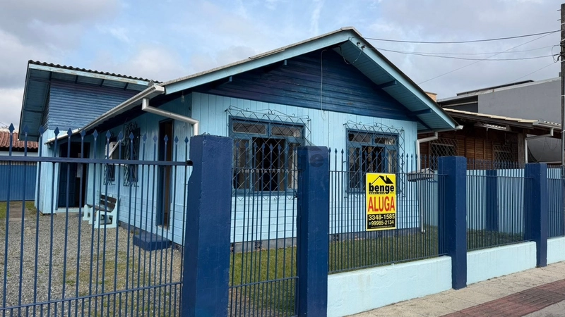 Casa com quatro quartos para locação no São Judas: 1ª foto da galeria de imagens do imóvel