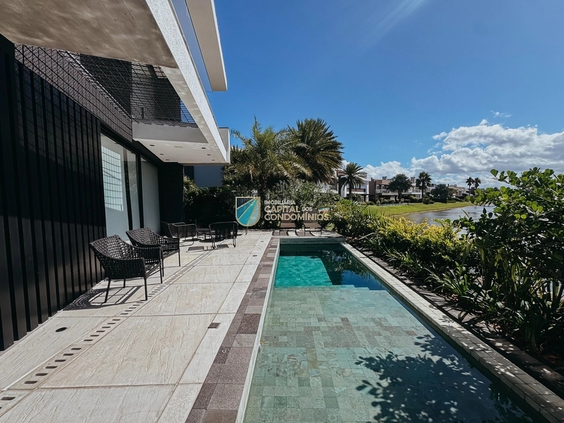 Sobrado 5 dormitórios, 5 suítes, 2 vagas, 320m² no bairro Enseada em Xangri-lá para Comprar