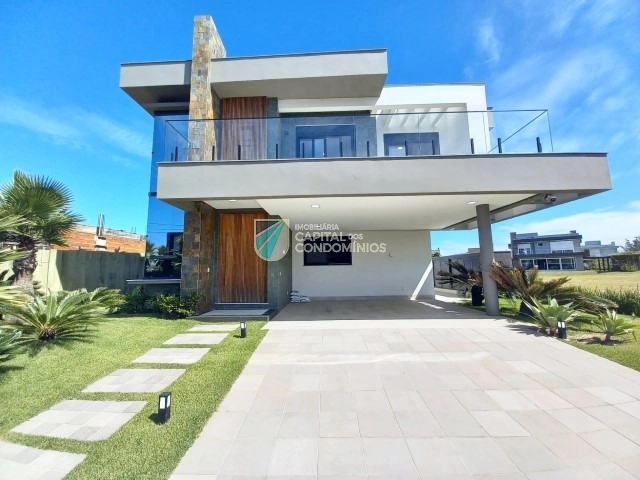 Sobrado 364m² no bairro Celebration em Xangri-lá para Comprar