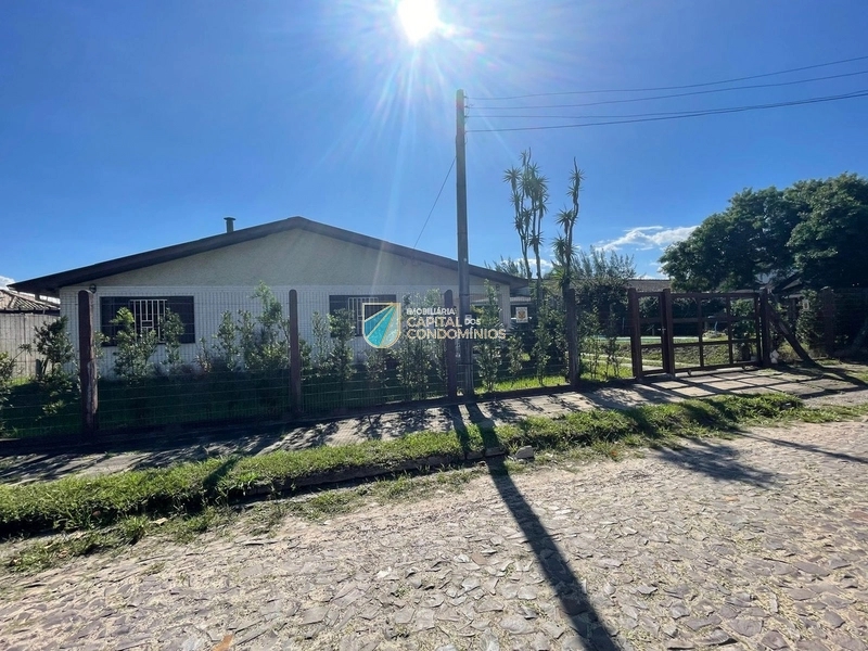 Casa 5 dormitórios, 3 suítes, 2 vagas, 245m² no bairro Atlântida em Xangri-lá para Comprar