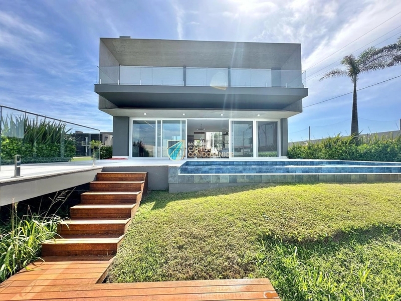 Sobrado 5 dormitórios, 5 suítes, 2 vagas, 400m² no bairro Sense Xangri-lá em Xangri-lá para Comprar