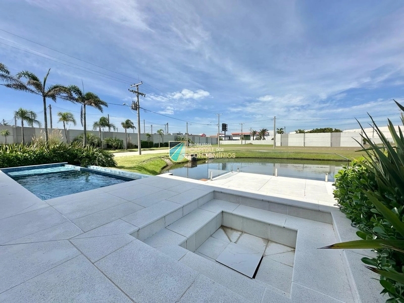 Sobrado 5 dormitórios, 5 suítes, 2 vagas, 400m² no bairro Sense Xangri-lá em Xangri-lá para Comprar