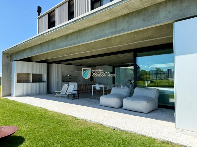 Sobrado 3 dormitórios, 1 suíte, 2 vagas, 450m² no bairro Sense Xangri-lá em Xangri-lá para Comprar