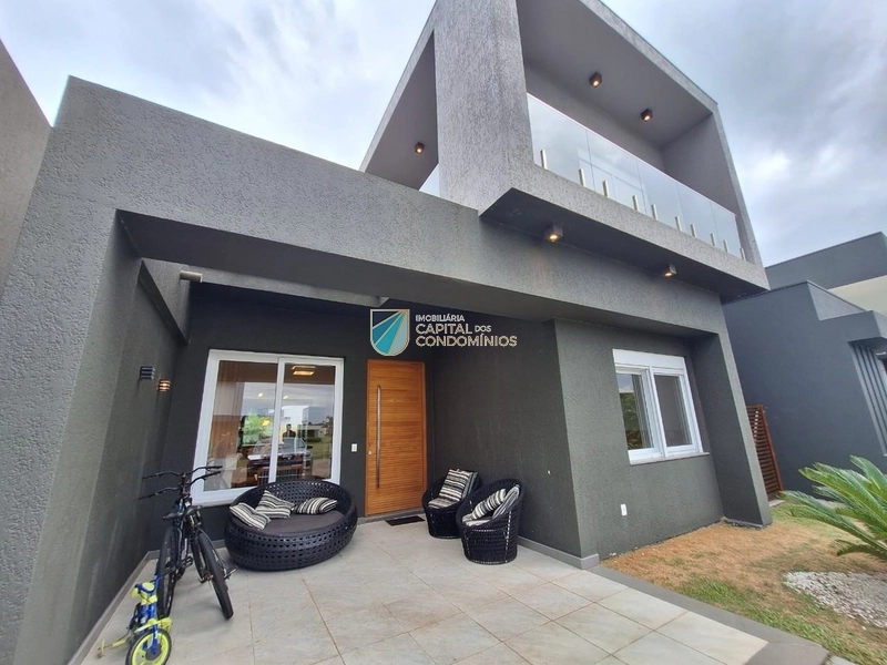 Sobrado 4 dormitórios, 4 suítes, 1 vaga, 168m² no bairro Blue Xangri-lá em Xangri-lá para Comprar
