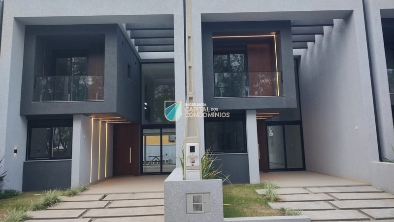 Sobrado 4 dormitórios, 2 suítes, 2 vagas, 156m² no bairro Centro em Xangri-lá para Comprar