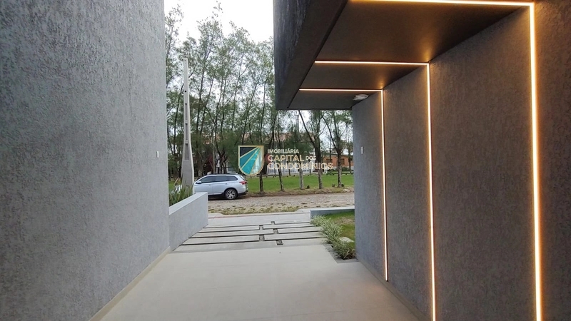 Sobrado 4 dormitórios, 2 suítes, 2 vagas, 156m² no bairro Centro em Xangri-lá para Comprar