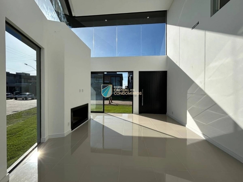 Sobrado 4 dormitórios, 4 suítes, 2 vagas, 200m² no bairro Blue Xangri-lá em Xangri-lá para Comprar