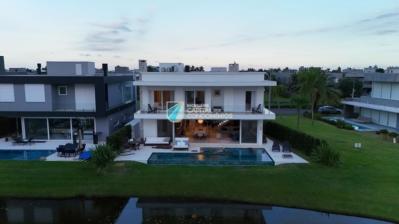 Sobrado 5 dormitórios, 5 suítes, 2 vagas, 348m² no bairro Enseada em Xangri-lá para Comprar