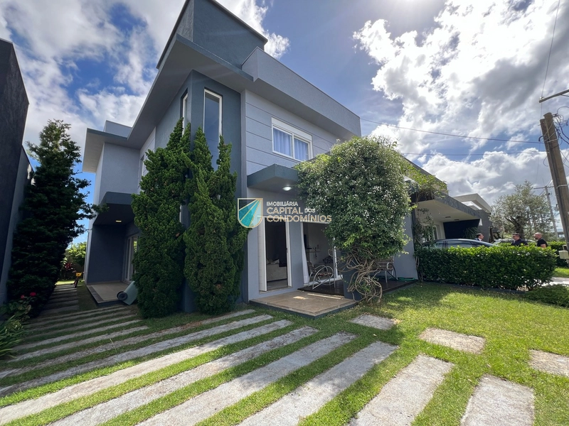 Sobrado no condomínio Las Palmas