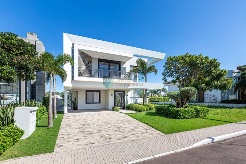 Sobrado no Condomínio Velas da Marina em Capão da Canoa