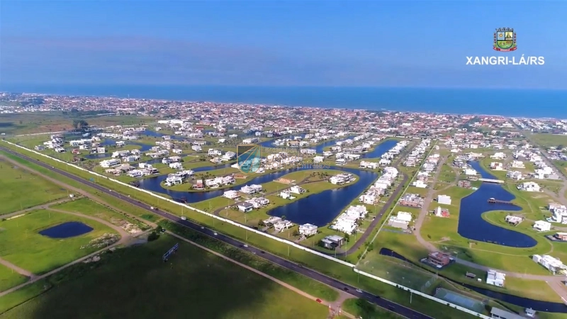 Lote beira lago no Enseada: 2ª foto da galeria de imagens do imóvel