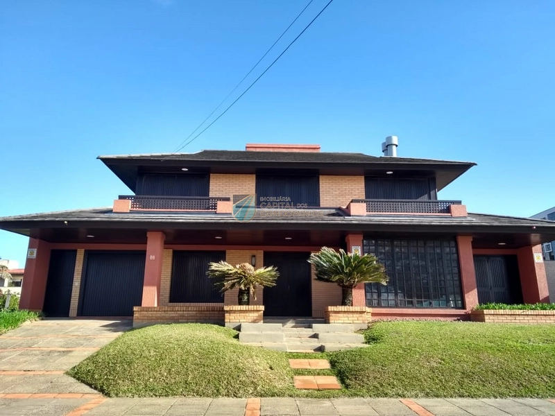 Casa a beira mar na melhor localização de Atlântida: 1ª foto da galeria de imagens do imóvel