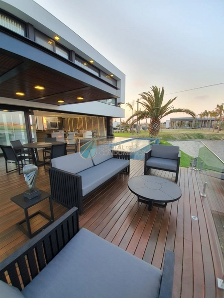 Mansão beira lago no Sense: 18ª foto da galeria de imagens do imóvel