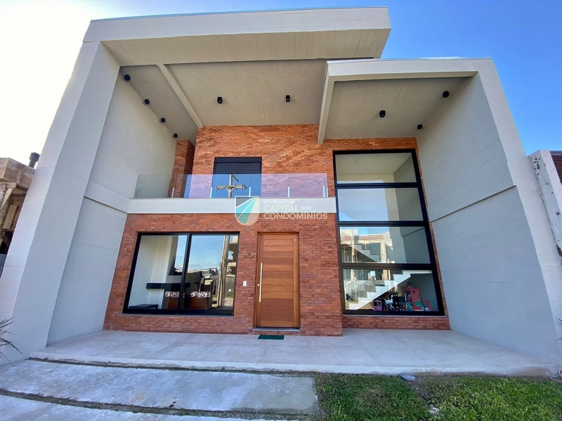 Belíssimo sobrado com piscina no condomínio Blue em Xangri-lá: 4ª foto da galeria de imagens do imóvel