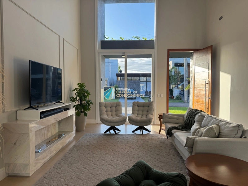 Belíssimo sobrado com piscina no condomínio Blue em Xangri-lá: 5ª foto da galeria de imagens do imóvel