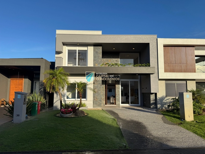 Belíssimo sobrado com piscina no condomínio Blue em Xangri-lá