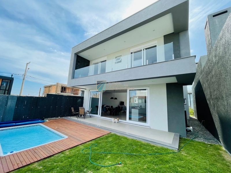 Belíssimo sobrado com piscina no condomínio Blue em Xangri-lá: 27ª foto da galeria de imagens do imóvel