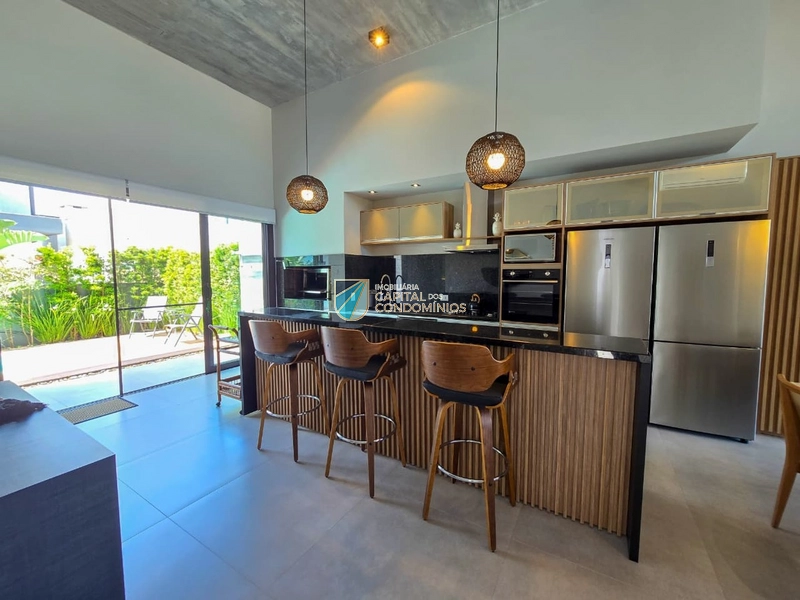 Casa térrea com piscina no condomínio Blue: 17ª foto da galeria de imagens do imóvel