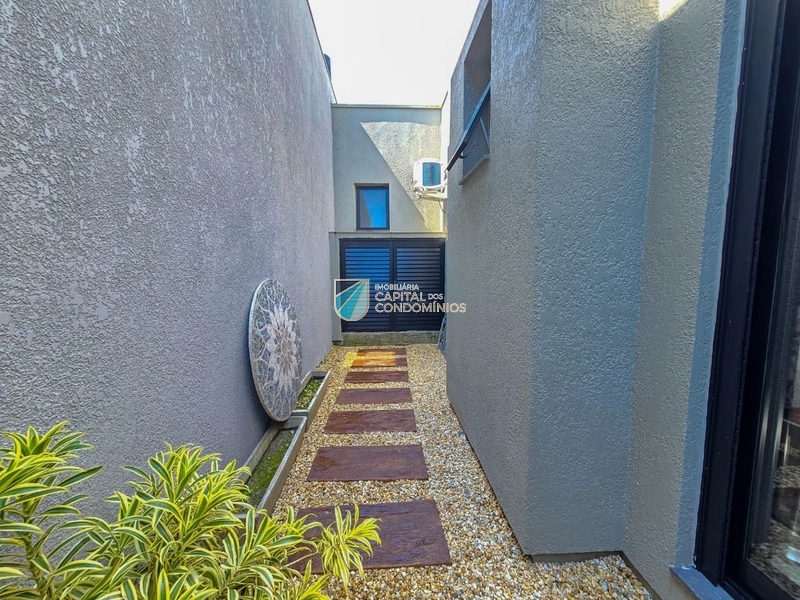 Casa térrea com piscina no condomínio Blue: 36ª foto da galeria de imagens do imóvel