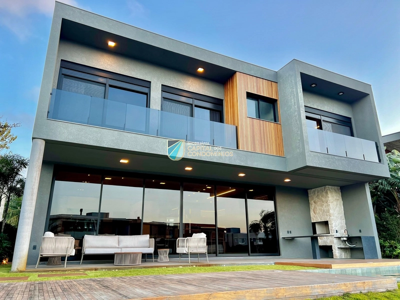 Sobrado mobiliado e decorado no Condomínio Enseada: 2ª foto da galeria de imagens do imóvel