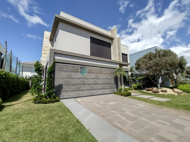 Sobrado mobiliado e decorado no condomínio Playa Vista: 2ª foto da galeria de imagens do imóvel