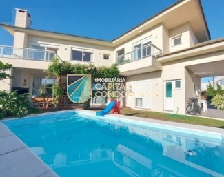 Belo sobrado de esquina mobiliado no Condomínio Sea Coast em Xangri-lá